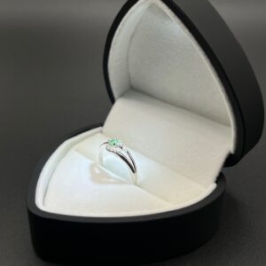 Anillo Brisa de Esmeralda