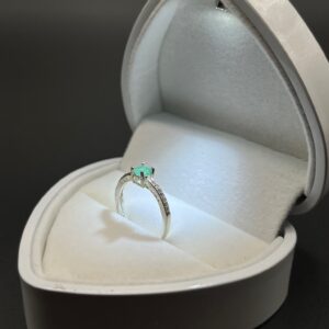 Anillo Destello Esmeralda de Plata