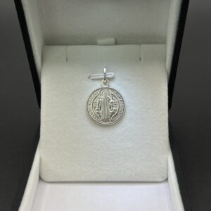 Dije de Plata San Benito Protector