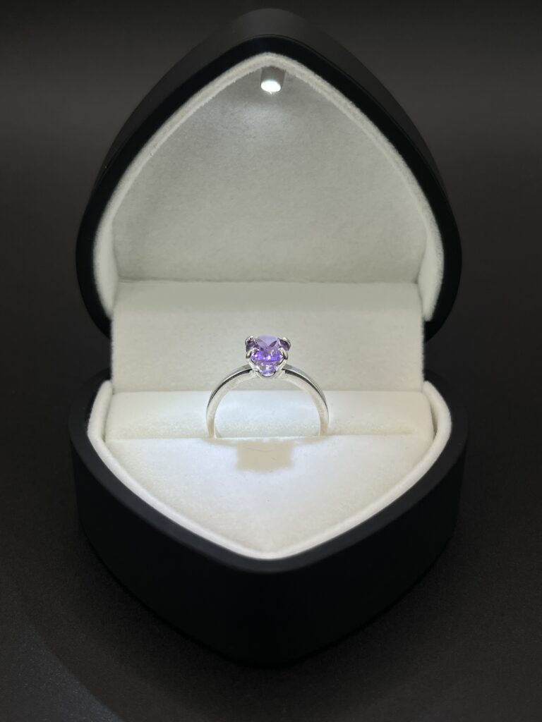Anillo de Plata Destello Violeta