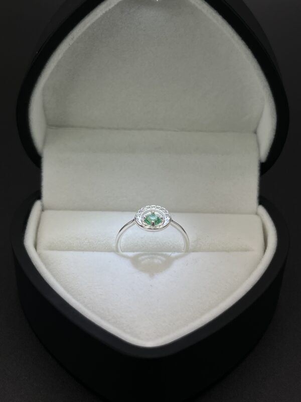 Anillo Luna Mística de Esmeralda