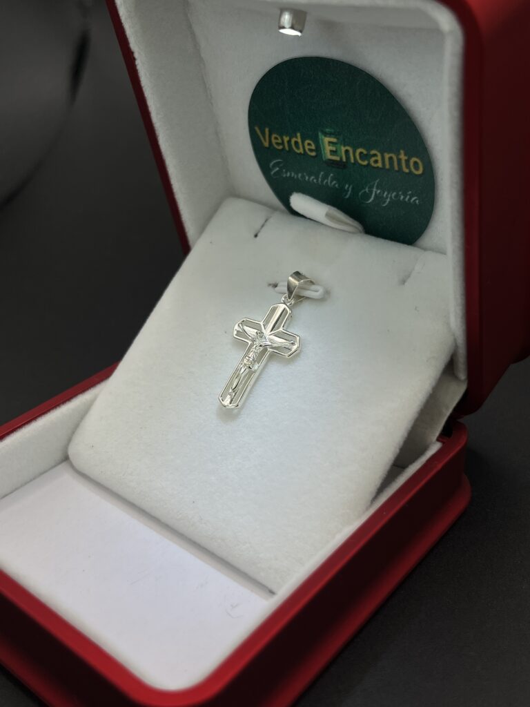 Crucifijo Reflejos de Fe en Plata