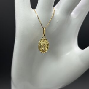 Medalla Dije de la Virgen de Guadalupe en Oro de 18k
