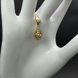 Medalla Milagrosa Ovalada en Oro Amarillo de 18k