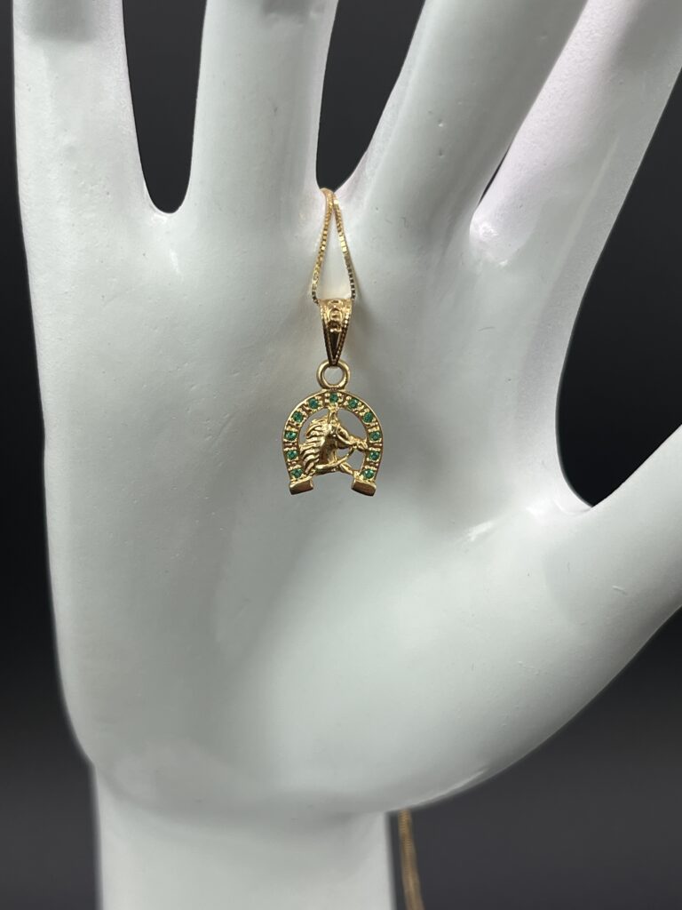 Dije de Oro 18k Amuleto Herradura de la Suerte y Caballo