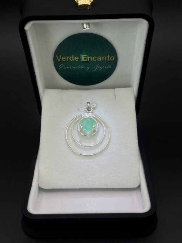 Dije de Plata 925 Órbitas Concéntricas con Esmeralda Central