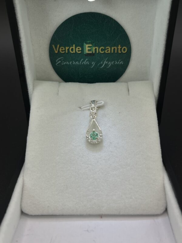 Dije Gota de Luz en Plata 925 con Esmeralda Natural