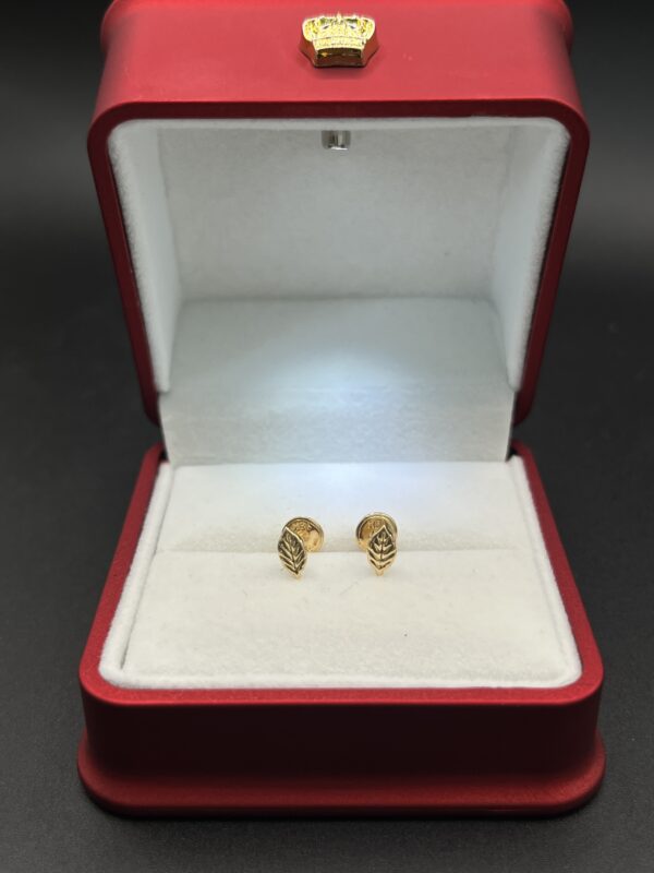 Topos en Oro de 18k Diseño "Hoja Silvestre" Labrada
