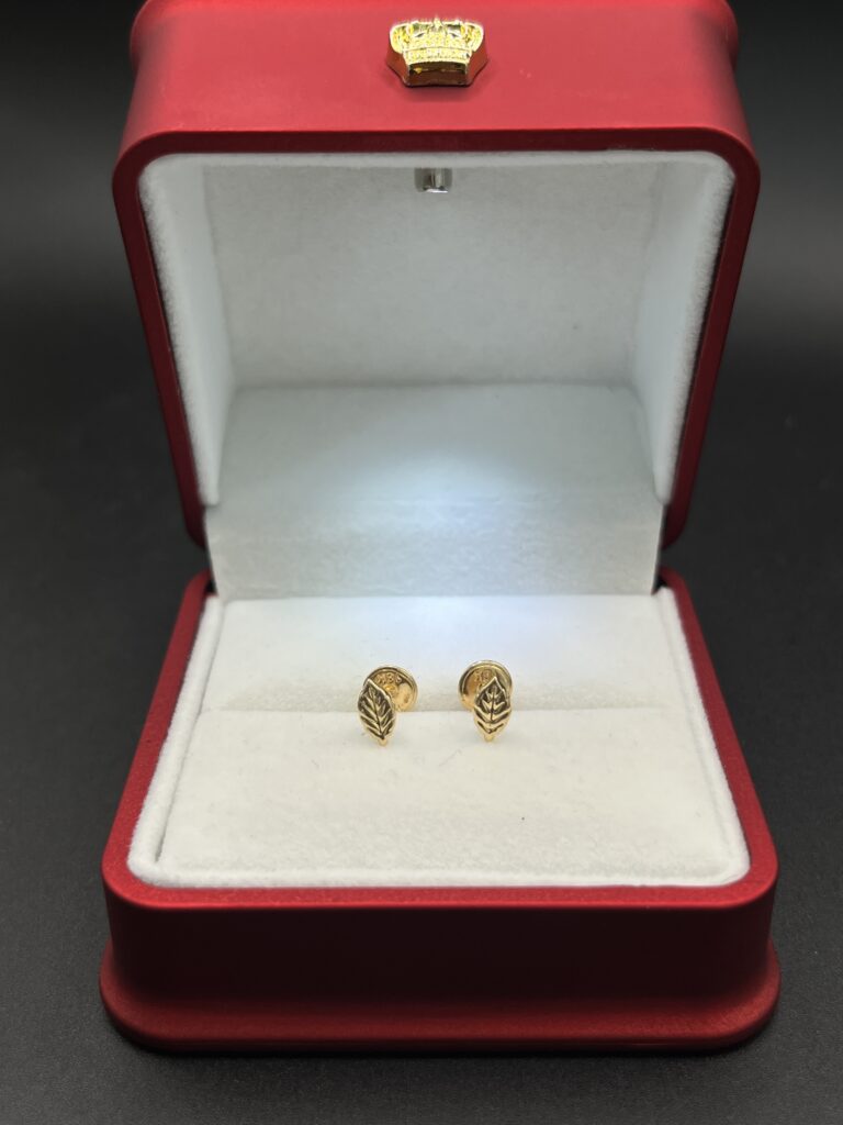 Topos en Oro de 18k Diseño "Hoja Silvestre" Labrada